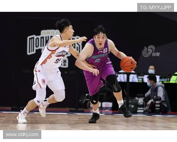 丁彦雨航重返赛场再展锋芒引领山东男篮重塑辉煌新征程 丁彦雨航重返赛场再展锋芒引领山东男篮重塑辉煌新征程