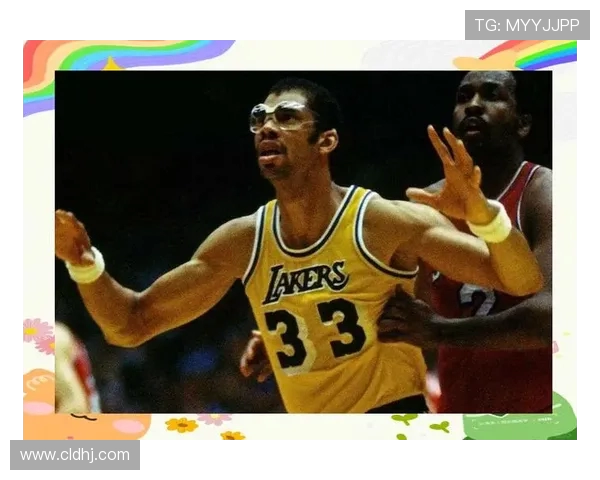 传奇中锋卡里姆阿布杜尔贾巴尔的篮球生涯与精神力量探索