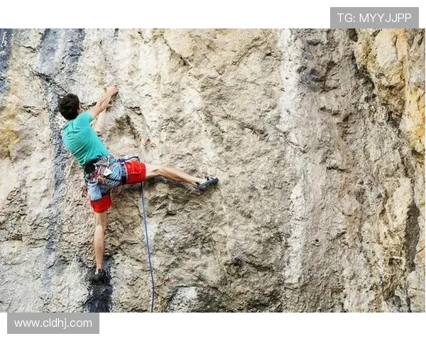 南京攀岩队耐力之争引发热议攀岩运动的未来发展与挑战 南京攀岩队耐力之争引发热议攀岩运动的未来发展与挑战