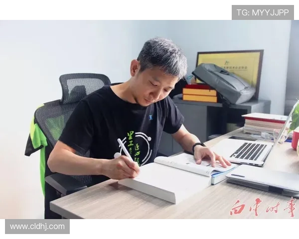 广州羽毛球队的奋斗与荣耀之路杯赛特别报道 广州羽毛球队的奋斗与荣耀之路杯赛特别报道