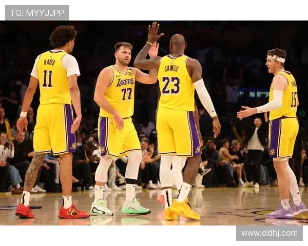 2018年2月5日湖人与雷霆的激烈对决回顾与精彩瞬间分析